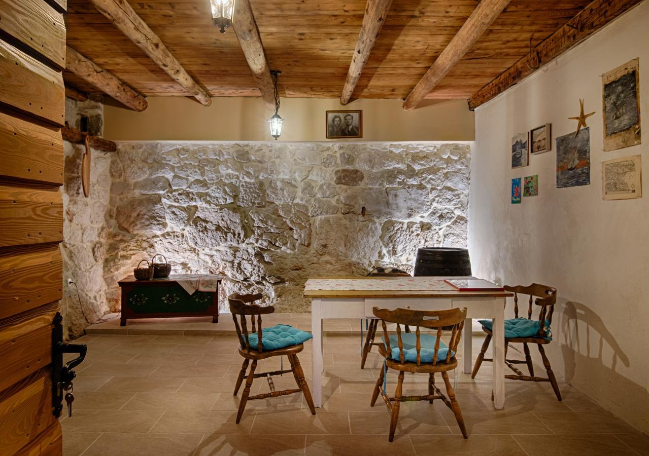 Villa Sv. Vid Севид Экстерьер фото